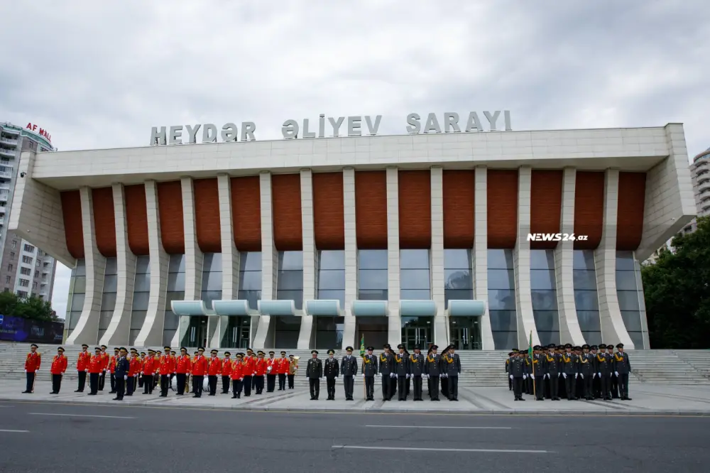 Bakıdakı hərbi orkestrın yürüşündən FOTOLAR