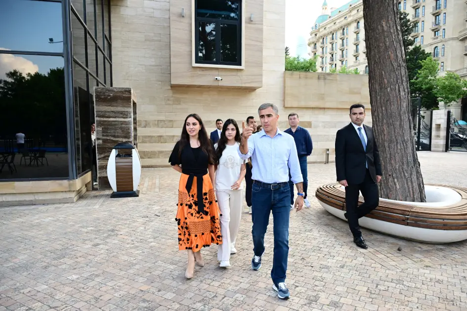 Leyla və Arzu Əliyevalar Dənizkənarı Milli Parkda - Fotolar - Yenilənib