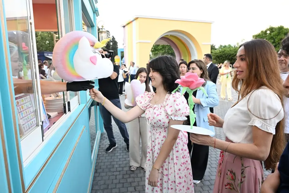 Leyla Əliyeva və Arzu Əliyeva “CandyFest” yay festivalında - FOTOLAR