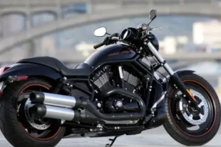 Bakıda boğazı kəsilən gənc motosikletlə qardaşının yanına getdi