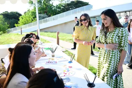 Leyla Əliyeva və Alona Əliyeva Xeyirxahlıq Festivalında