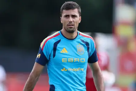 Məşhur futbolçu əməliyyat olunacaq