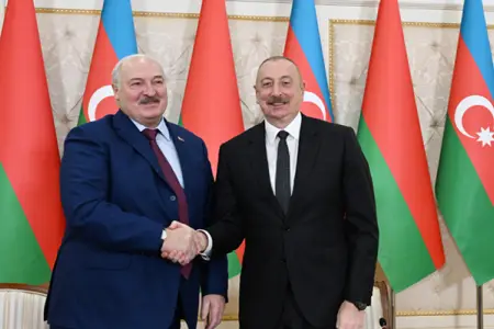 Əliyev Lukaşenkonu təbrik etdi