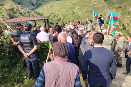 33 il əvvəl itkin düşən Mədinə Babayevanın qalıqları Kəlbəcərdə torpağa tapşırıldı 