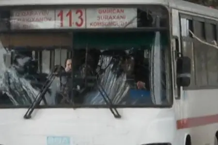 Bakıda avtobus evə çırpıldı, 5 sərnişin xəsarət aldı
