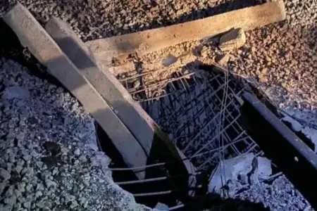 İranda strateji körpü hədəf alındı - Video