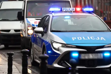 Polşada polis əməkdaşlarına silahlı hücum oldu