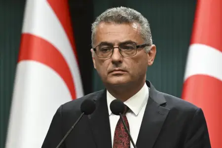 Bu ölkənin prezidenti xəstəxanaya yerləşdirildi