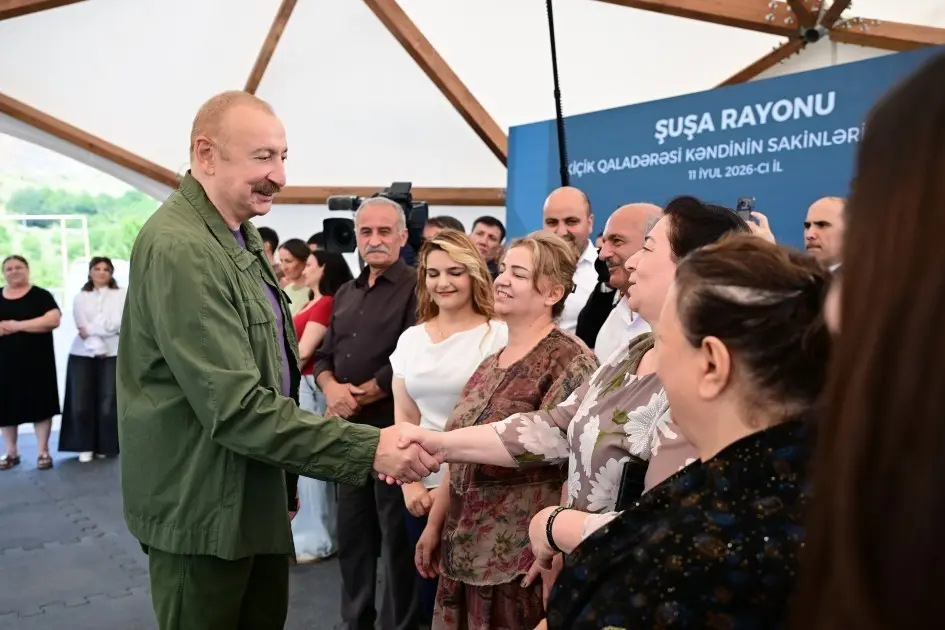 Prezident Kiçik Qaladərəsində sakinlərlə görüşdü - FOTO