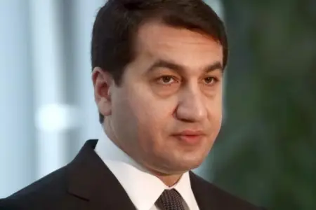 Hikmət Hacıyev Şuşada "Tiktok" və "Linkedin"in məsul şəxsləri ilə görüşdü