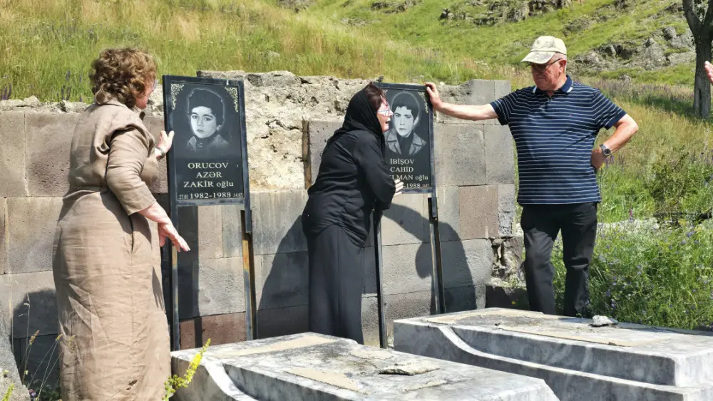 Helikopter qəzasında həlak olan 8 azyaşlının xatirəsi anıldı - FOTO
