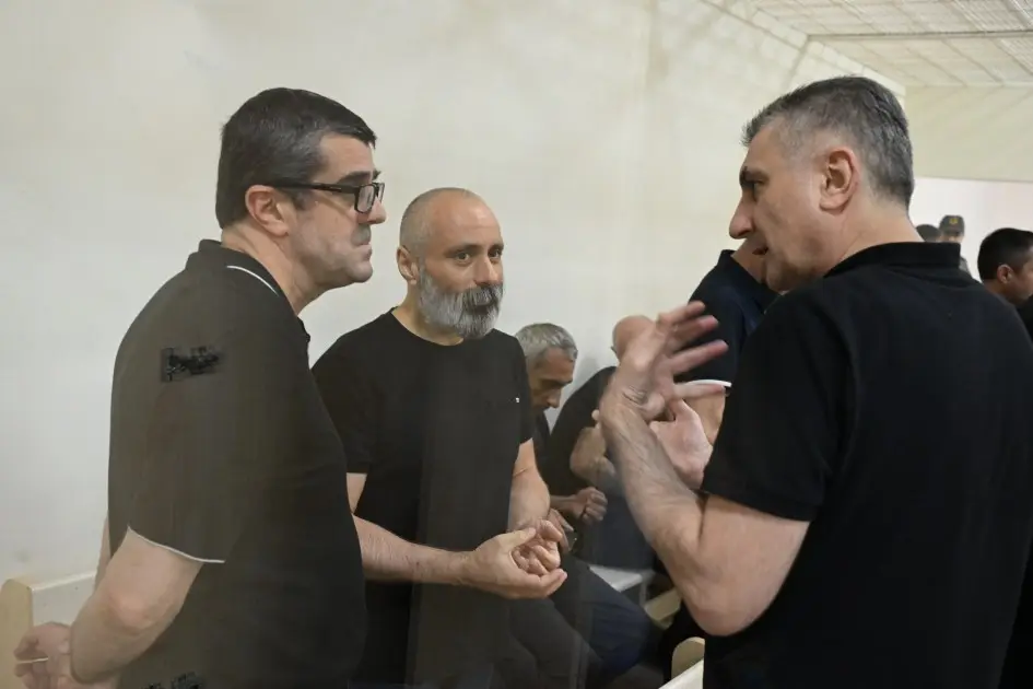 Ermənistan vətəndaşları hökmlə razılaşmadılar