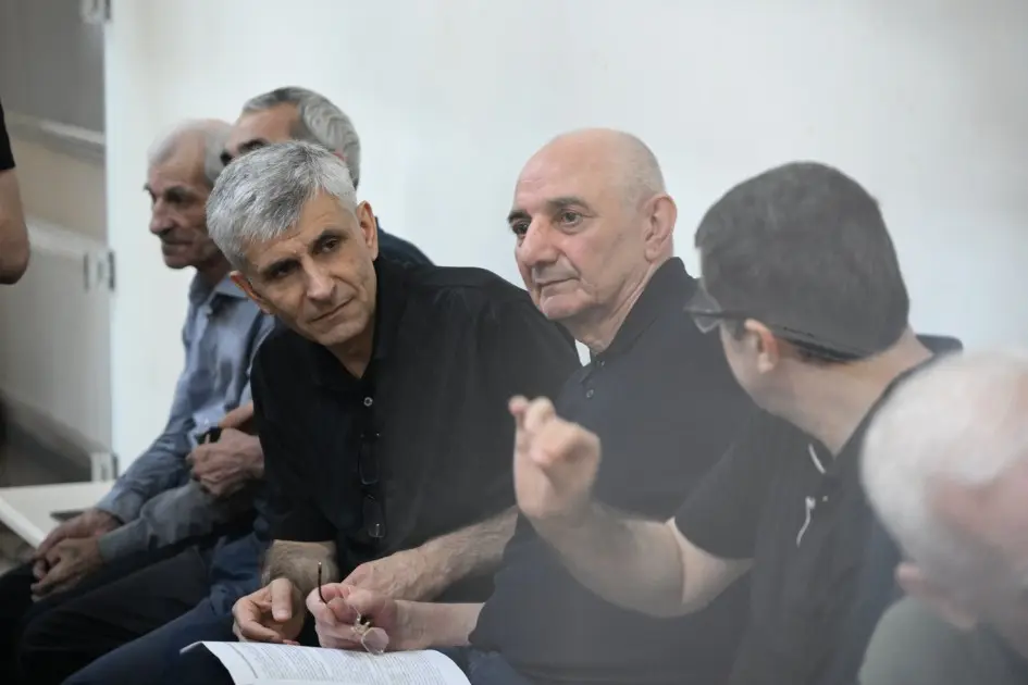 Ermənistan vətəndaşları hökmlə razılaşmadılar