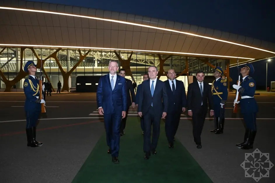 Slovakiya Prezidenti Füzuli aeroportundan Bakıya yola düşdü