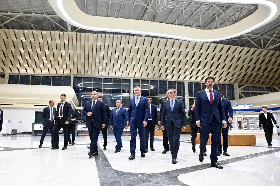 Slovakiya Prezidenti Füzuli aeroportundan Bakıya yola düşdü
