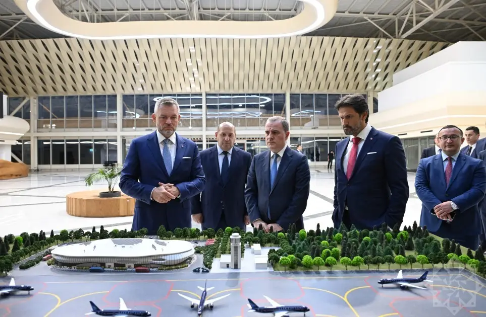 Slovakiya Prezidenti Füzuli aeroportundan Bakıya yola düşdü