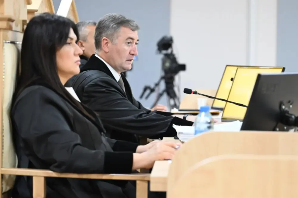 Təqsirləndirilən şəxslərin çıxışları başa çatdı
