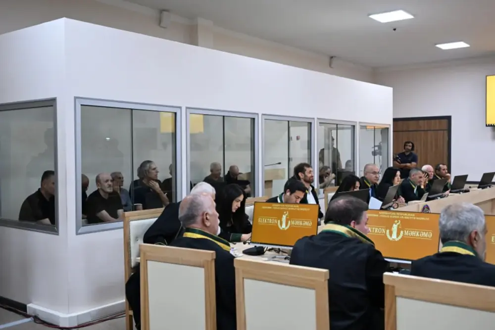 Təqsirləndirilən şəxslərin çıxışları başa çatdı