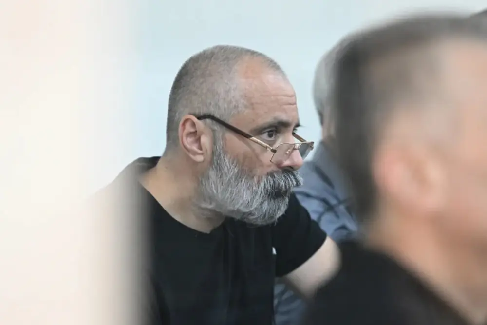Təqsirləndirilən şəxslərin çıxışları başa çatdı
