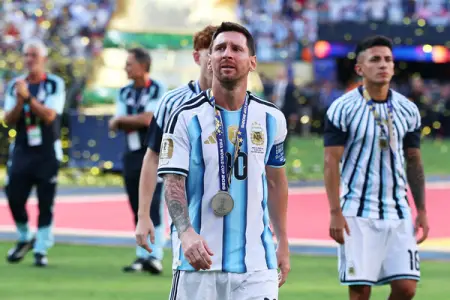 Argentina prezidenti uğursuz oyundan sonra  milliyə müraciət etdi