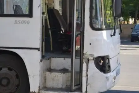 Avtobusun altında qalıb öldü
