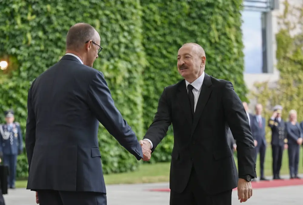 İlham Əliyevin Berlində rəsmi qarşılanma mərasimi keçirildi- FOTOLAR