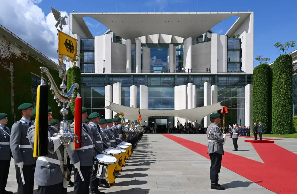 İlham Əliyevin Berlində rəsmi qarşılanma mərasimi keçirildi- FOTOLAR
