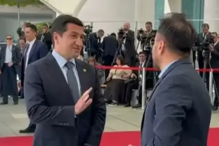 "Vətənə xəyanət edənlərə yazığım gəlir" - Hikmət Hacıyev - Video