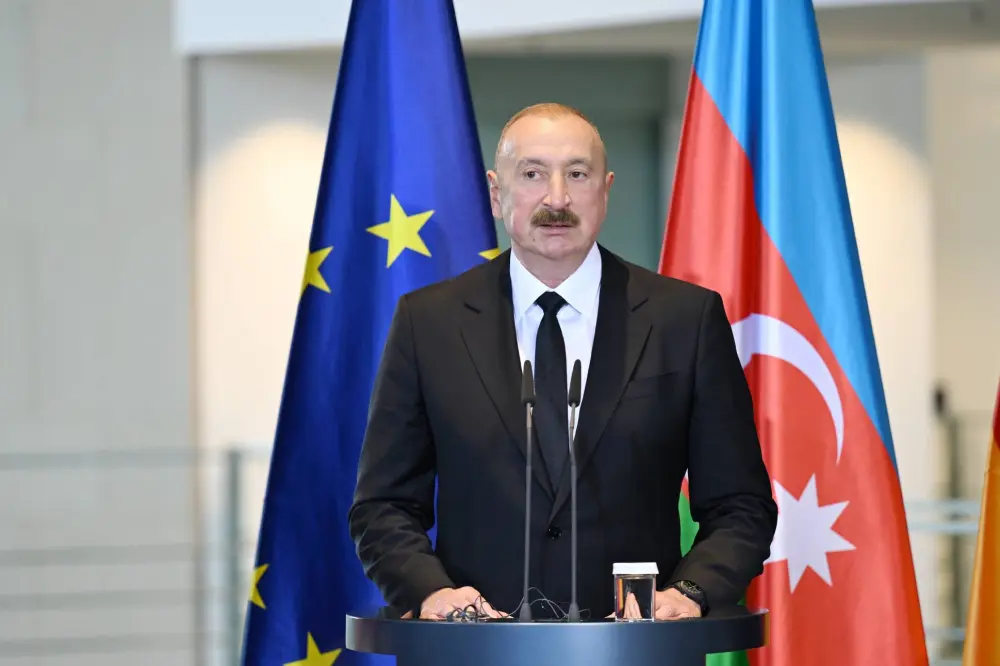 İlham Əliyevlə Merts mətbuat konfransı keçirdi – FOTOLAR