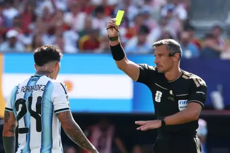 Dünya Kubokunun final hakimi karyerasını başa vurdu