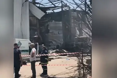 Yunanıstanda zavodda partlayış: ölən və yaralanan var