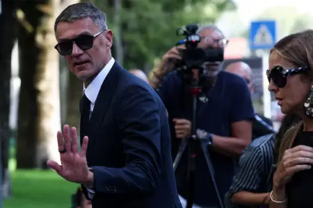 İtaliya futbolunda şok istefa: Maldini postunu tərk etdi