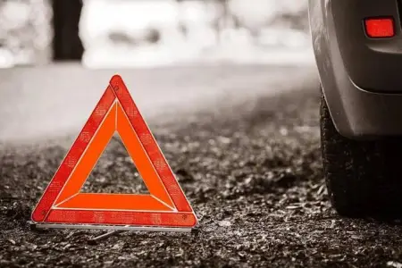 Qubada "Mersedes" "KamAZ"la toqquşdu, xəsarət alan var