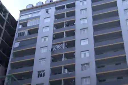 Binanın dəhlizində ölü tapıldı