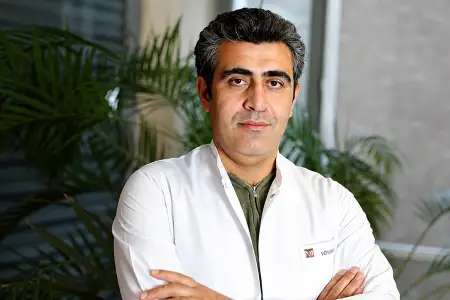 Tanınmış cərraha 9 il həbs verildi - “Opera Hotel”də tutulubmuş