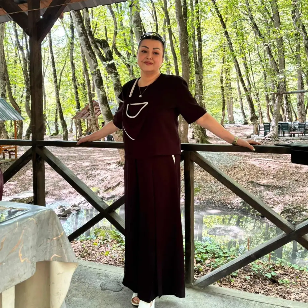 Firəngiz Mütəllimova 12 il sonra ata yurduna getdi - Fotolar