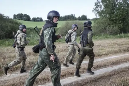 Belarus Ukrayna ilə sərhəddə yeni desant briqadası formalaşdırır