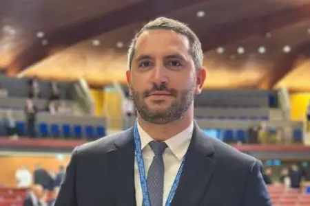 Ermənistan parlametinin sədrinin "Adana kababı" sözləri ölkədə gündəm oldu - Video