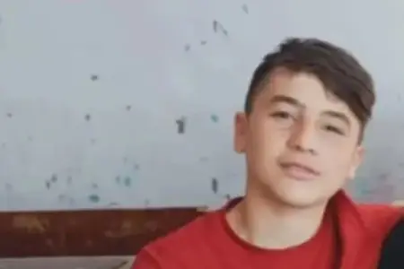 Əmisi ilə birgə dənizdə batan Həsənin FOTOSU