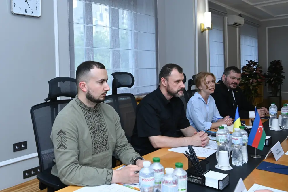 Ceyhun Bayramov Ukrayna Təhlükəsizlik Şurasının katibi ilə görüşdü