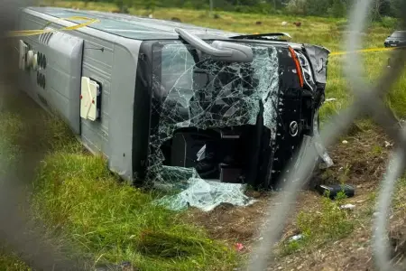 Sərinişin avtobusları toqquşdu - Ölənlər var - Bu ölkədə