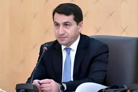 Hikmət Hacıyev: İlham Əliyev müharibəni, həm də sülhü qazanıb