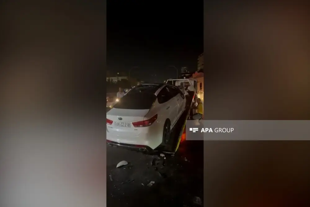 Bakıda qəza oldu: yaralananlar var – FOTOLAR