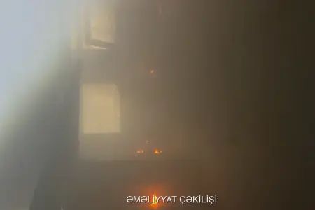 Sumqayıtda yaşayış binasında yanğın oldu, sakinlər təxliyə edildi