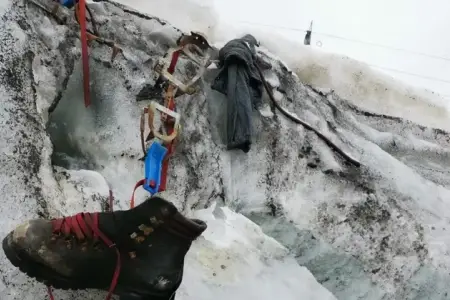 Qırğızıstan dağlarında itkin düşmüş alpinistlərin çadırı tapıldı
