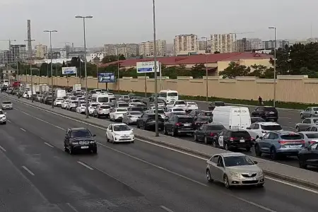 Bakıda üç istiqamətdə tıxac var