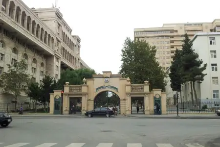 Tibb Universitetində təhsil haqları aşağı salındı - Yeni QİYMƏTLƏR