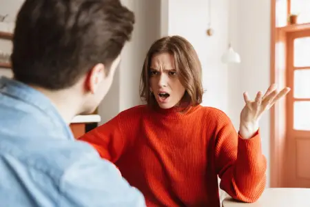 Emosional zəkası aşağı olan insanlar bu 4 cümləni tez-tez işlədir