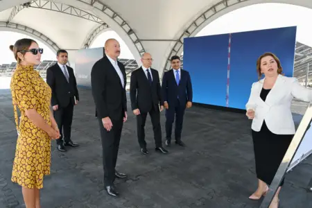 Prezident Naxçıvanda "Şəms 1" və "Qərbi Üfüq" GES-də görülən işlərlə tanış oldu
