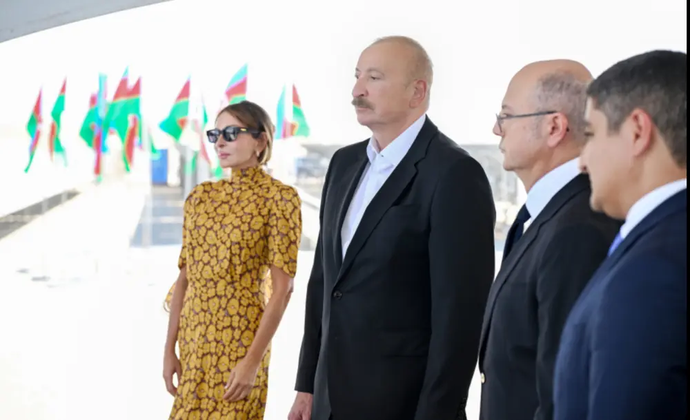 Prezident Naxçıvanda "Şəms 1" və "Qərbi Üfüq" GES-də görülən işlərlə tanış oldu
